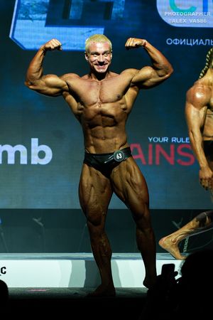 CLASSIC PHYSIQUE НОВИЧКИ
